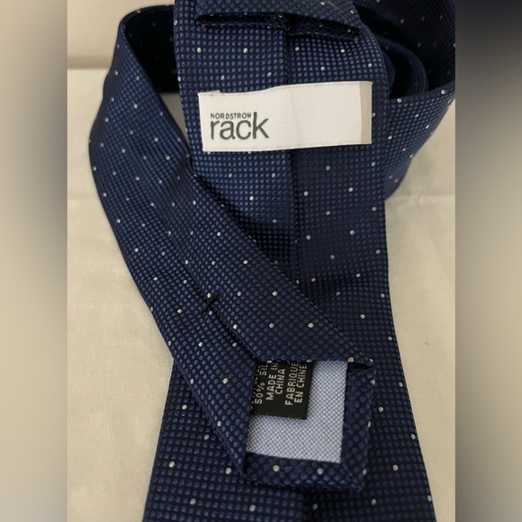 Nordstrom Rack Men’s Blue/Polka Dot Necktie, 50% Silk 50% Poly; Approx 3” x 58” - Picture 3 of 6